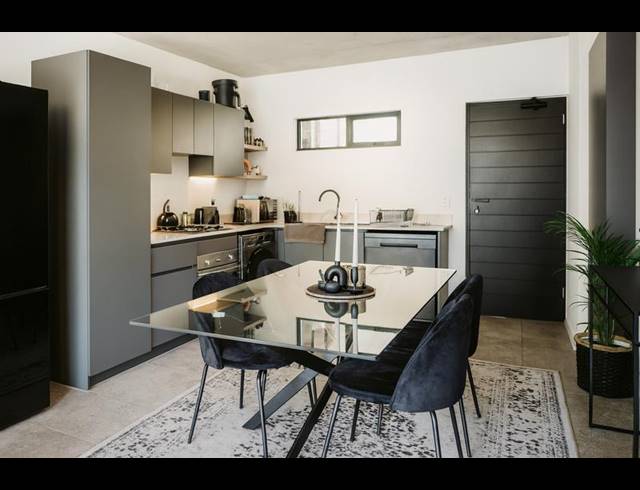 2 BEDROOM APARTMENT FOR SALE IN HYDE PARK